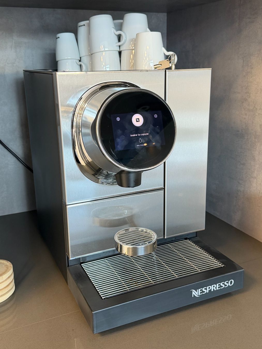 Nespresso Macchine per caffè & Macchine per espresso: Machine à café Nespresso professionnel - inox brossé – Usato da Morges venduto da GDL1110 1