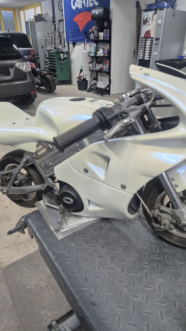 Minimotos: pocketbike  – D'occasion à Oftringen par Legjobb 5