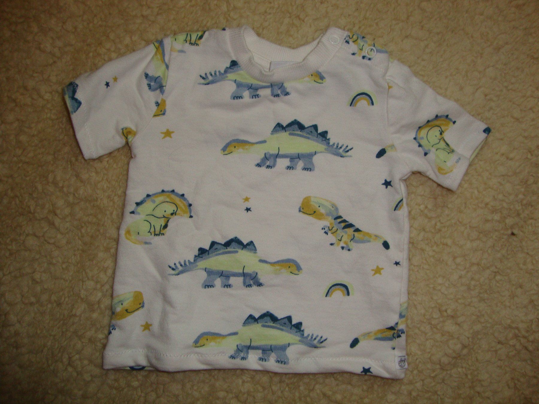 Hemden, Tops & T-Shirts: Dino T-Shirt Gr.56 – Gebraucht aus Laufen von ereli