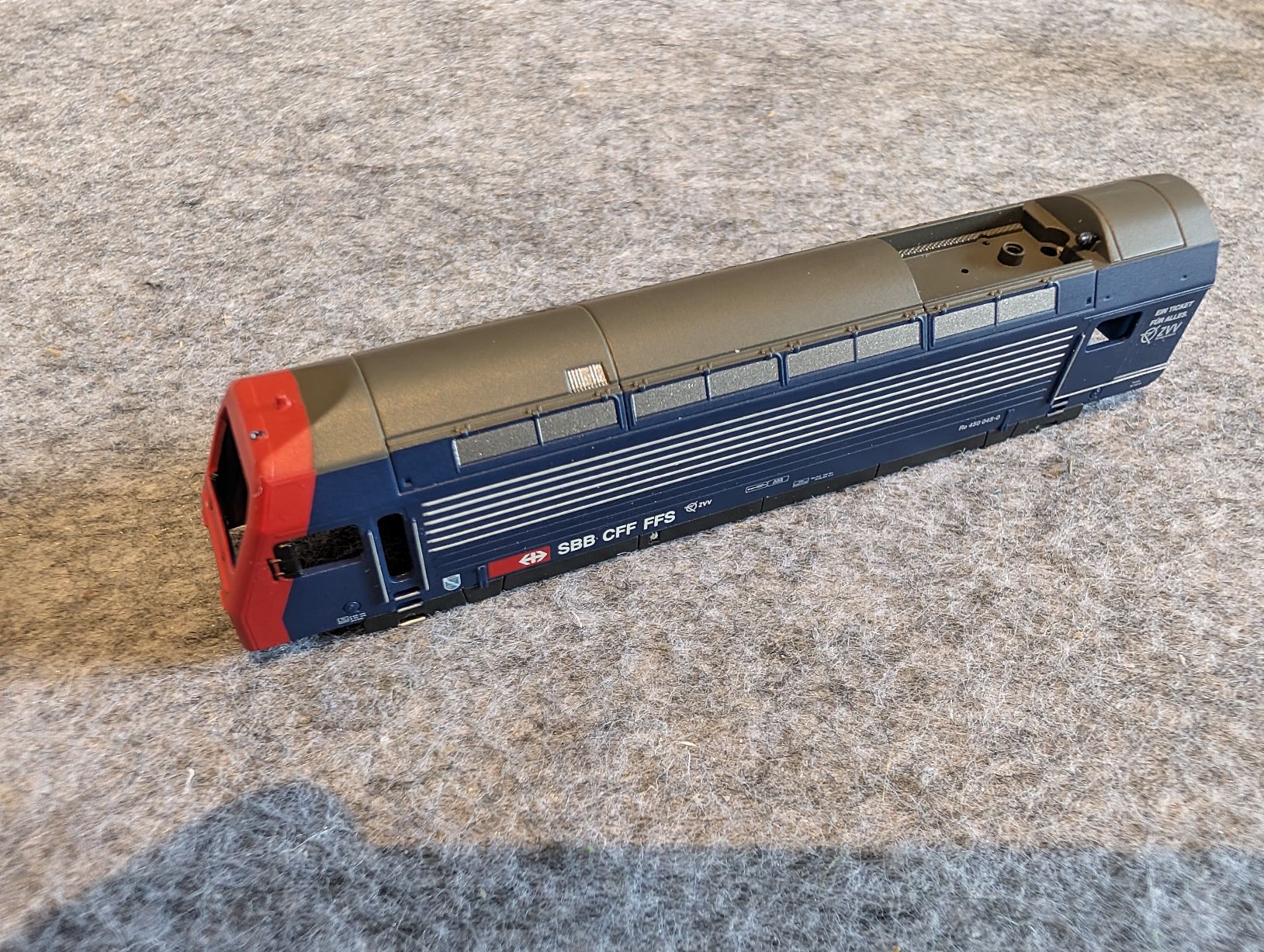 Fleischmann Modelleisenbahnen: Gehäuse SBB Re 450 Spur N  – Gebraucht aus Mönthal von lost_adventures 1
