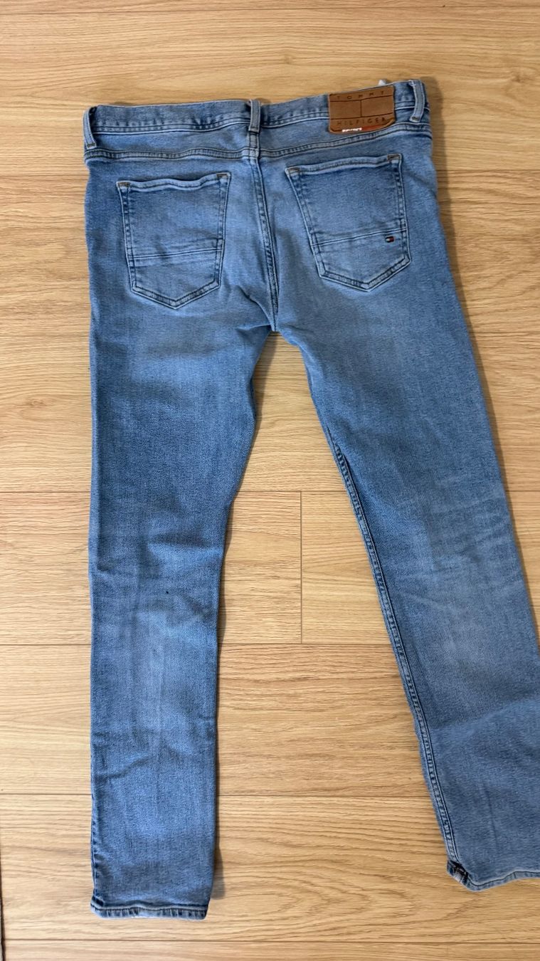 Tommy Hilfiger Jeans: Jeans Tommy Hilfiger – Usato da Villars-sur-Glâne venduto da kirkyoyo