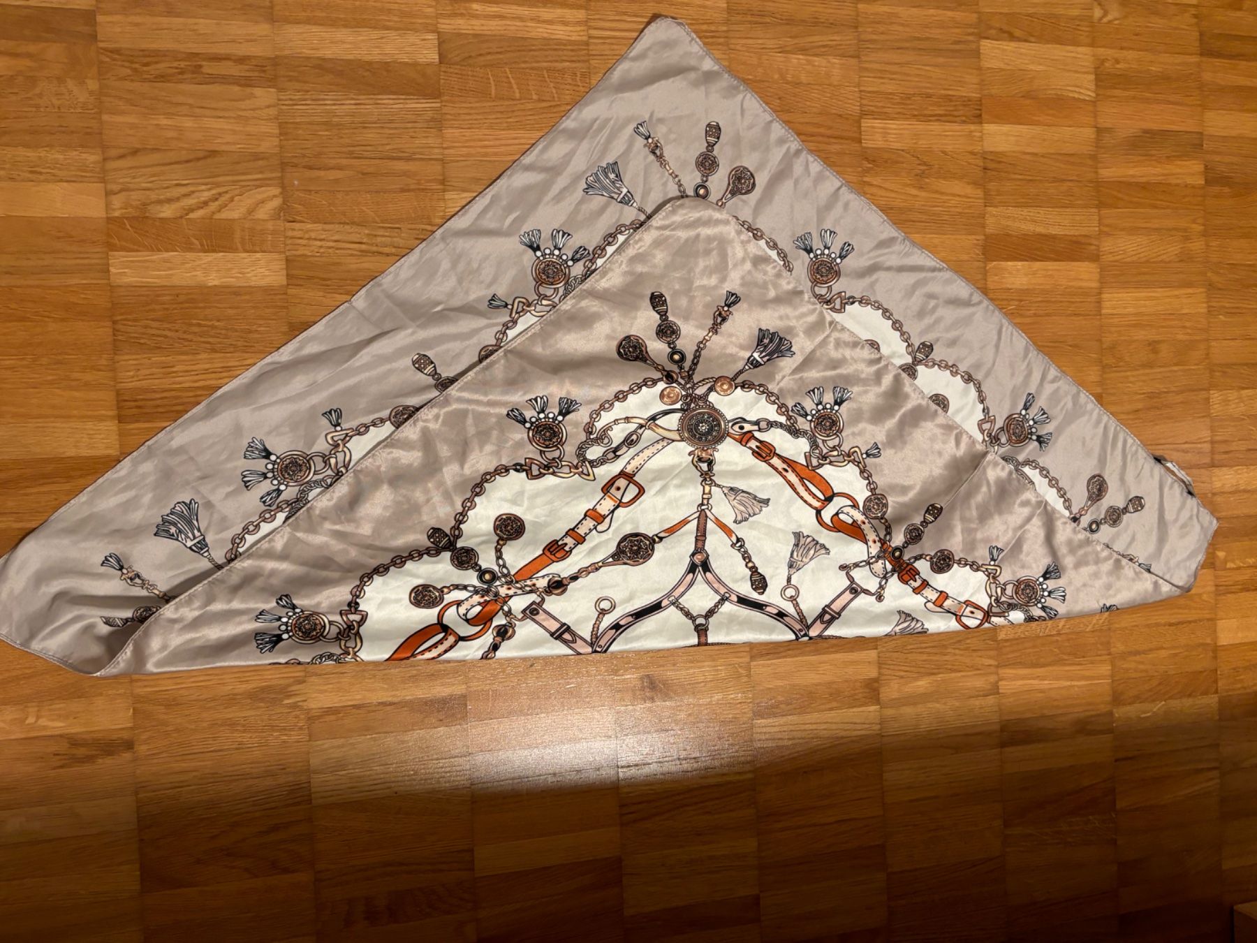 Foulard & Sciarpe: Schickes Foulard, neuwertig – Nuovo (secondo la descrizione) da Winterthur venduto da Sunshine143 1