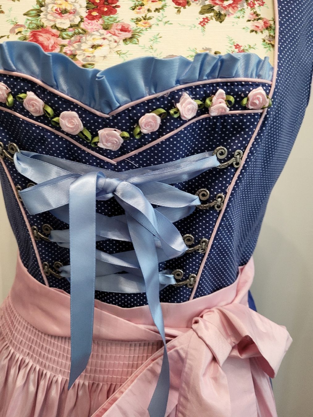 Krüger Vestiti: Krüger Dirndl – Usato da Matzendorf venduto da hauli2 5