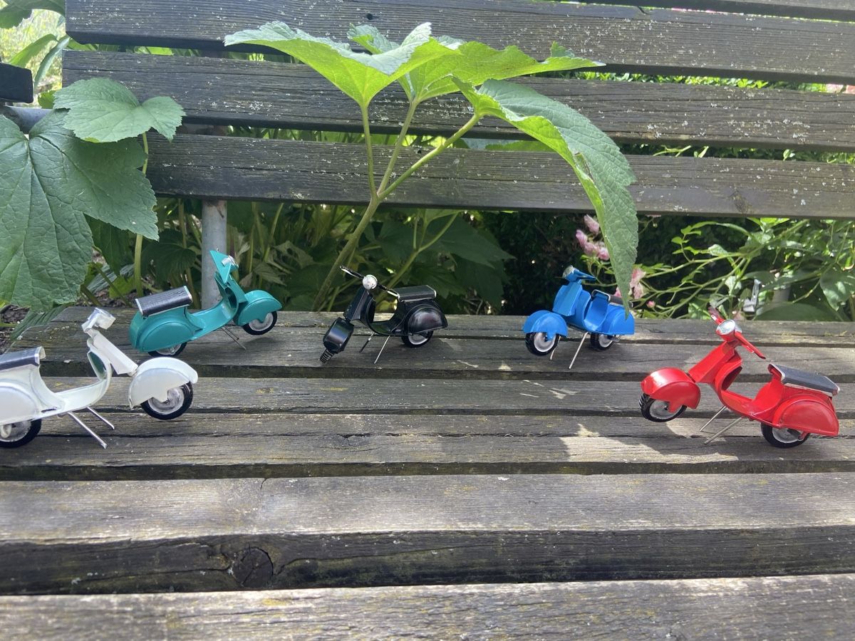 Tutte le decorazioni: Miniatur Vespa aus Blech – Nuovo (secondo la descrizione) da Aarau venduto da maleanthe 3