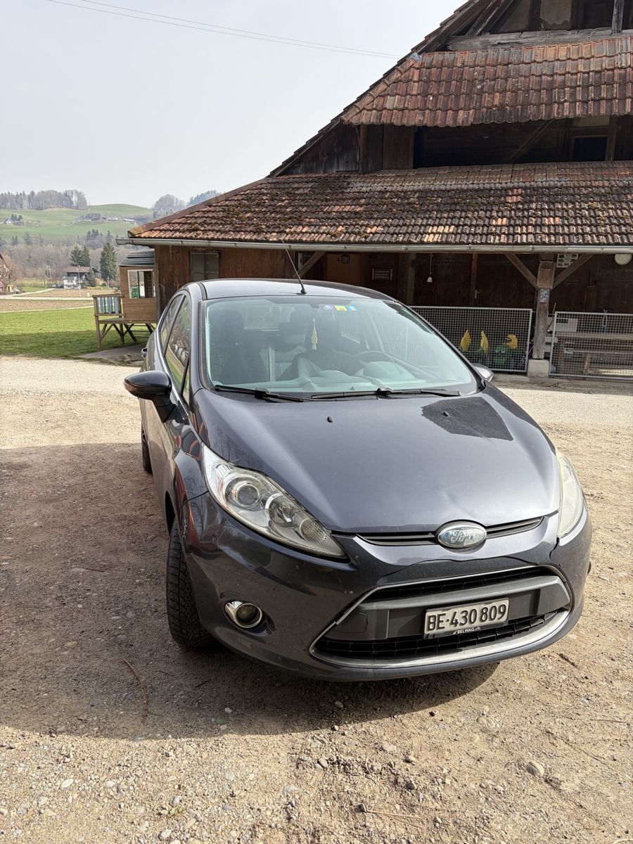 Ford Automobili: Ford Fiesta 1.6L dunkelgrau – Usato da Lützelflüh-Goldb venduto da joanaa.d
