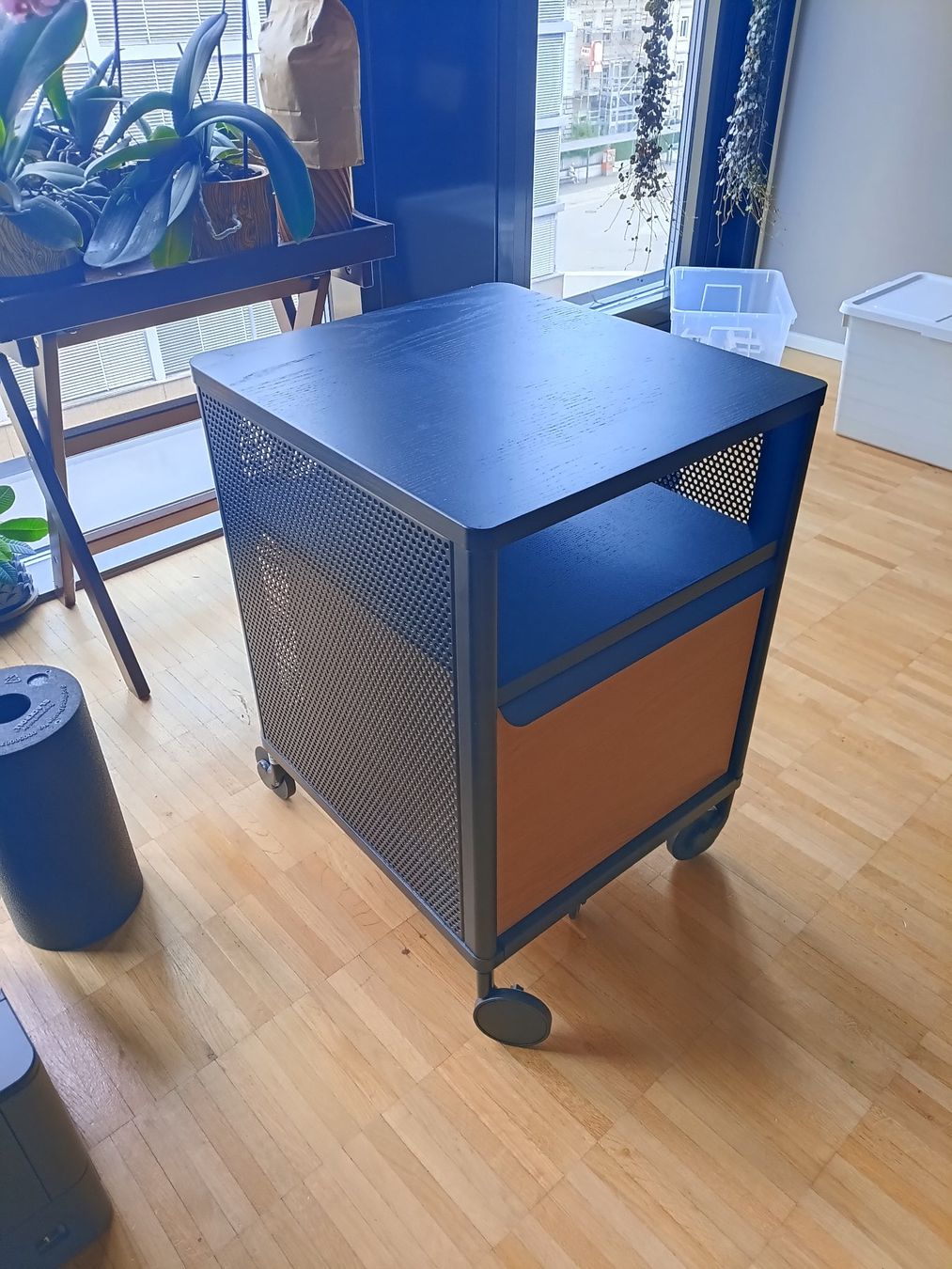 Ikea Eléments de bureau: IKEA BEKANT Rollcontainer für Laptopt / Drucker – D'occasion à Solothurn par ArkaneFactory