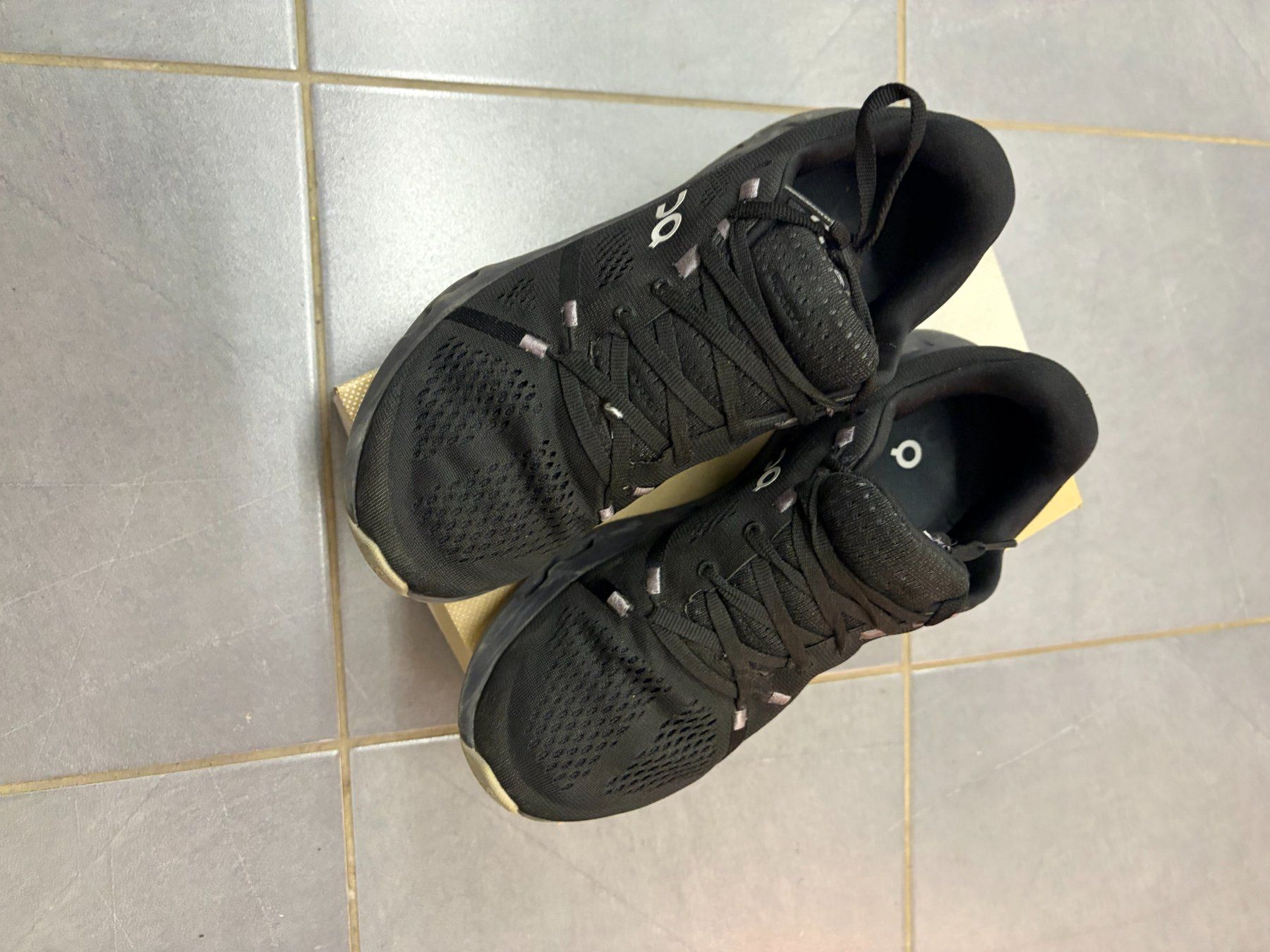 On Herrenschuhe: On Cloudsurfer - Men - schwarz - Grösse EU 41 – Gebraucht aus Zürich von luk_tar
