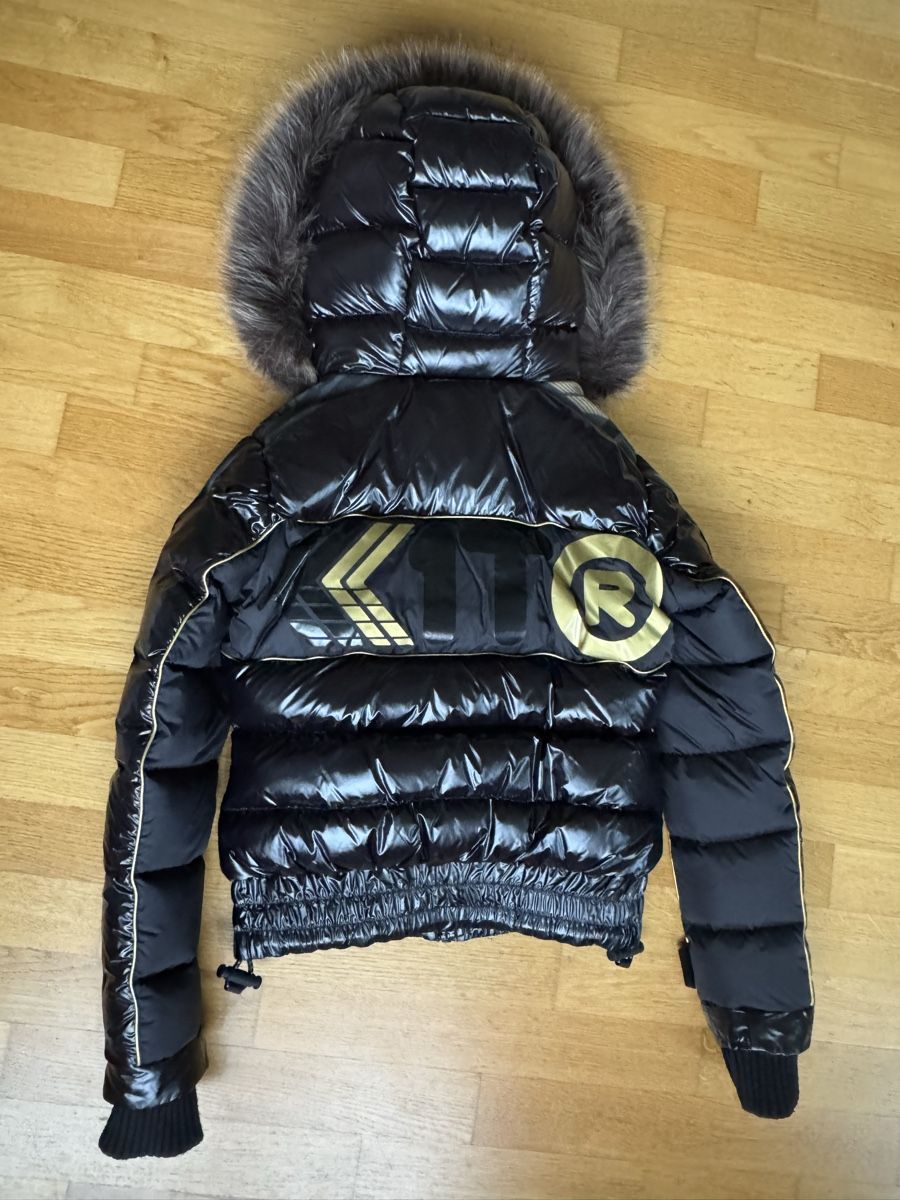 Giacche: Winterjacke Damen mit Kapuze, Grösse S, – Usato da Sachseln venduto da Pfleger2 8