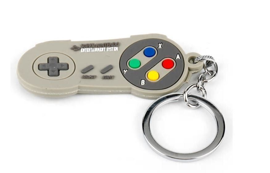 Portachiavi: Super Nintendo Schlüsselanhänger SNES NES Retro Controller – Nuovo e nell'imballaggio originale da Dättlikon venduto da easythings 2