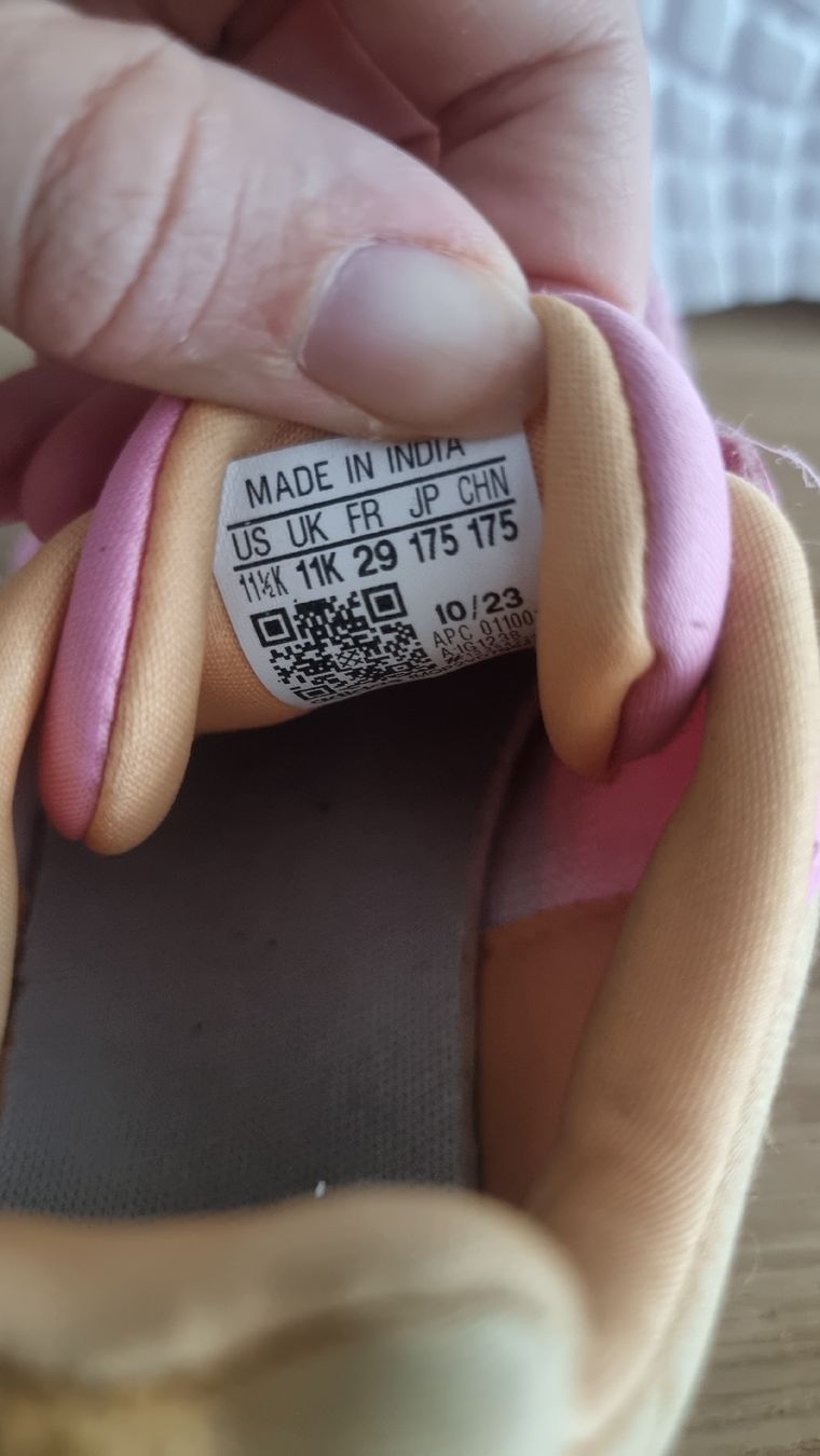 Adidas Schuhe für Mädchen: Adidas performance 29 – Gebraucht aus Les Breuleux von Mily1991 3