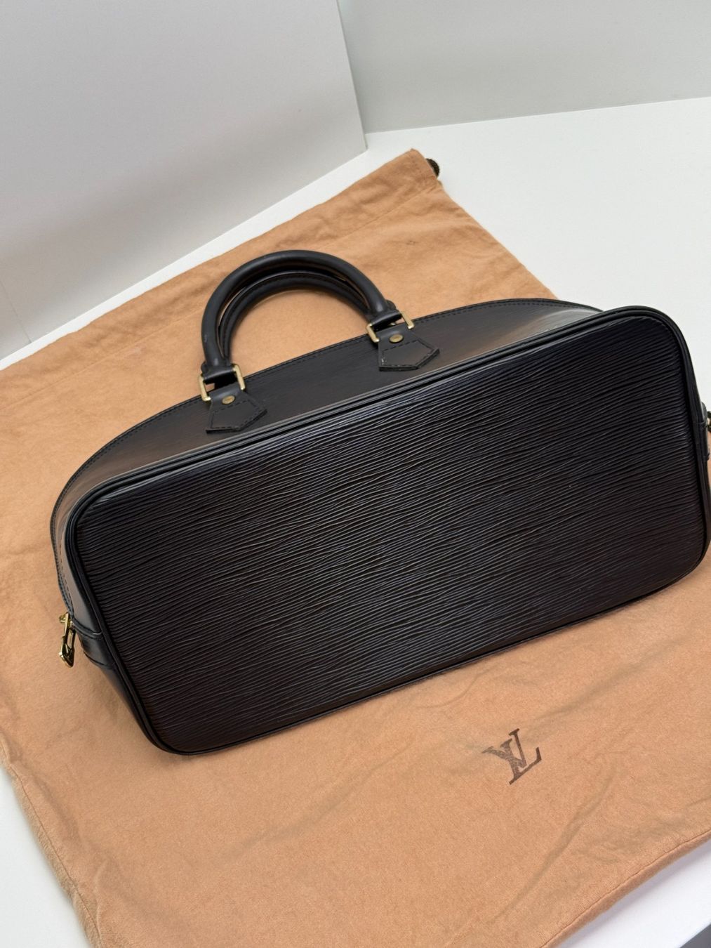 Louis Vuitton Borse da donna: Classique Louis Vuitton Alma Epi PM + cadena, clé, dust bag – Usato da Genève venduto da rosebud635 2