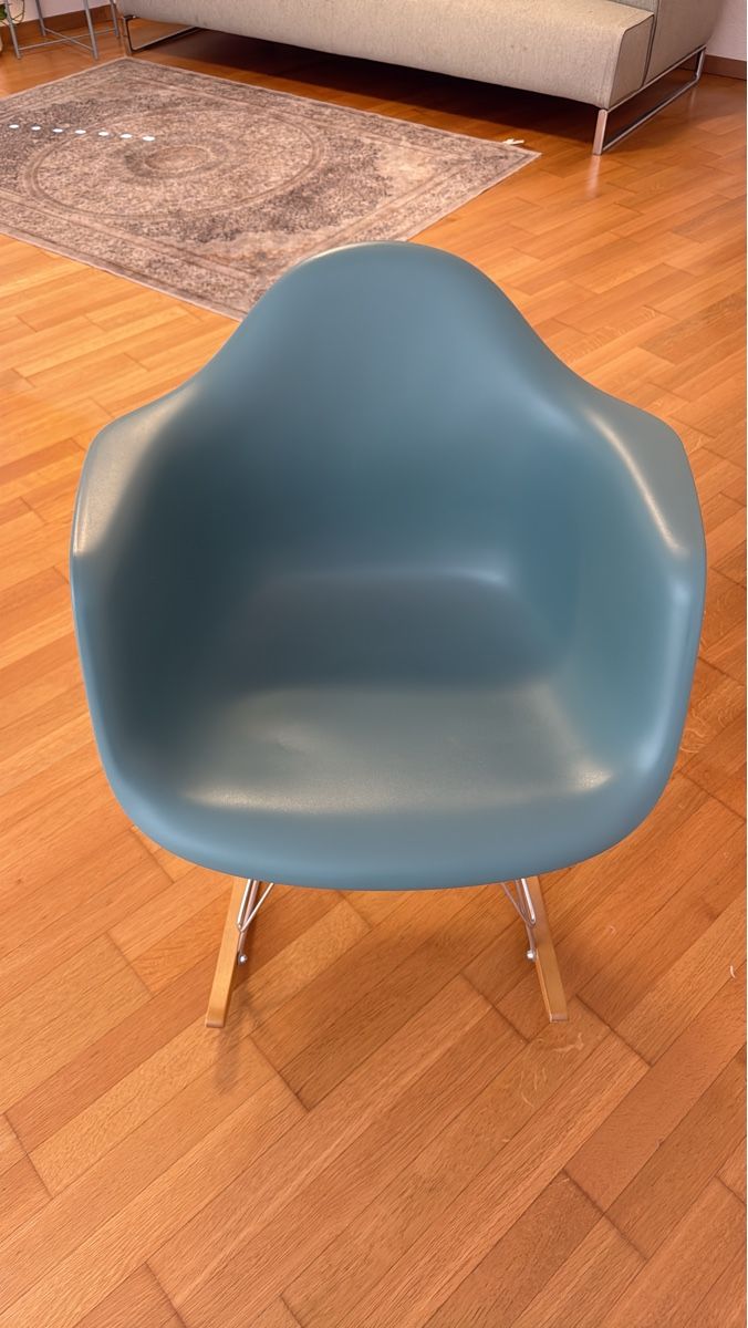 Sessel: Vitra rocking chair – Gebraucht aus Baar von sta_y8yt