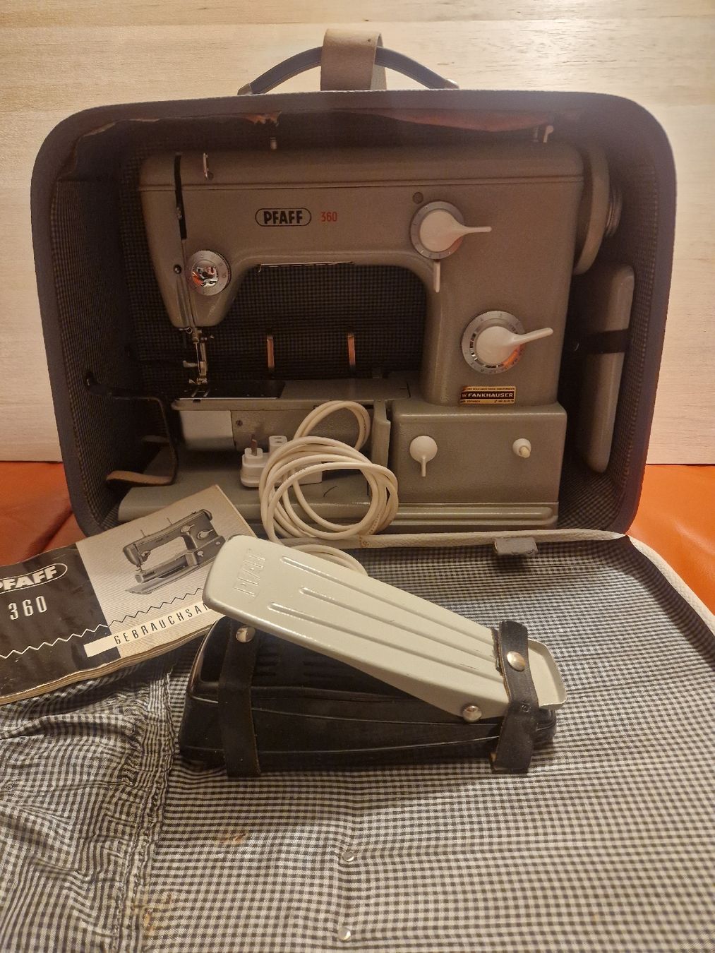 Pfaff Macchine da cucire: Pfaff 360 Nähmaschine – Usato da Zofingen venduto da TR1981