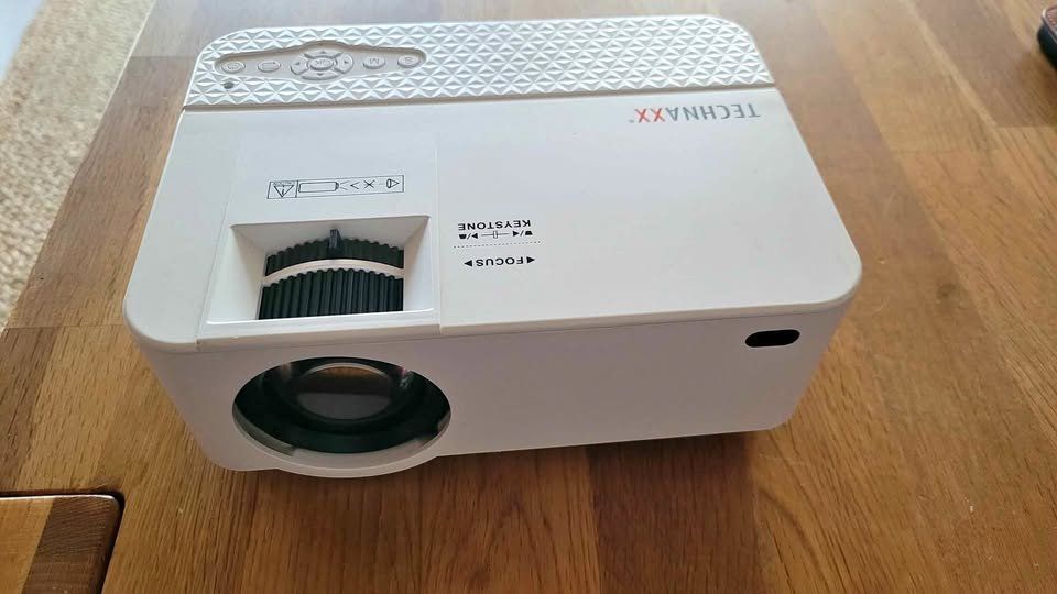 Technaxx Proiettori: Technaxx Beamer TX-134 Full HD – Usato da Niederscherli venduto da fab_289x