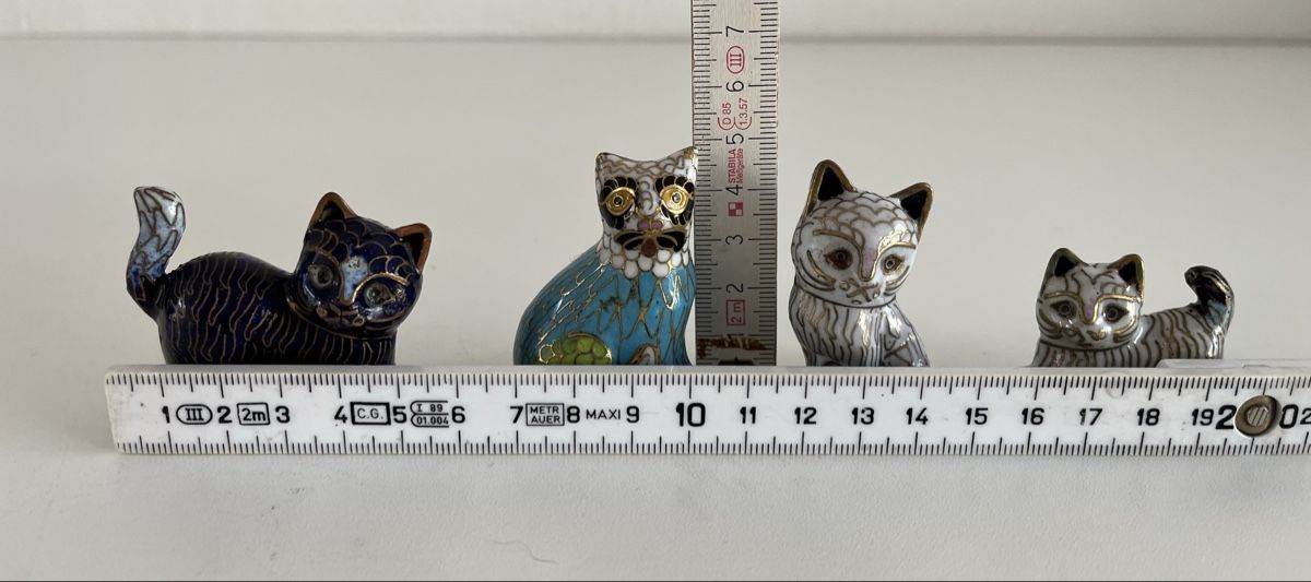 Statuette: 4 Stk. Katzen / Cloisonne – Usato da Wetzikon ZH venduto da seli03 8