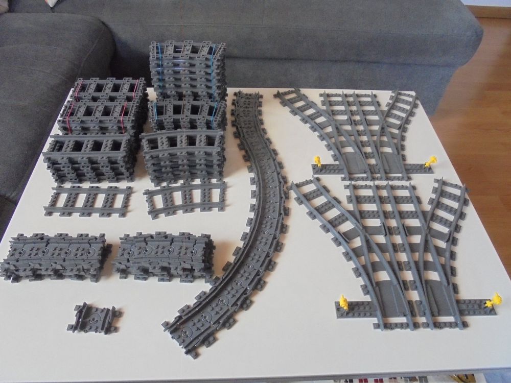 Produktbild von Lego Duplo Eisenbahn Zubehör Erweiterungsset,Spielzeug Eisenbahnschienen, Bestehend Aus Cross Track Gerade ,Kurven Schienen,für 3 4 5 Mädchen Und Jungen. 22,99€22,99 Mould King Zug