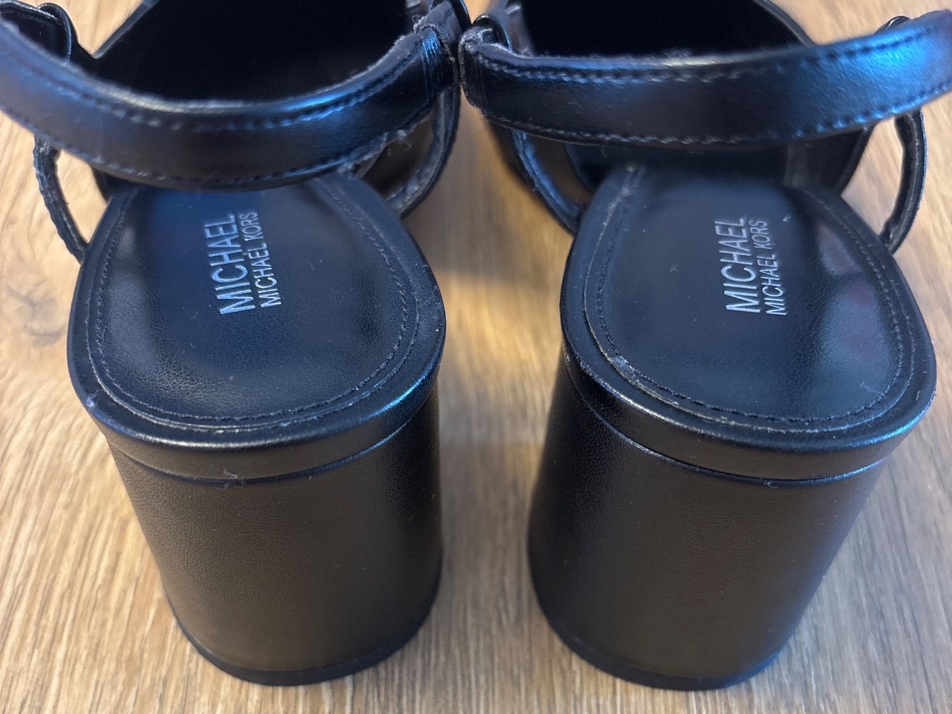 Michael Kors Damenschuhe: Michael Kors Slingback Pumps schwarz  US 9 – Gebraucht aus Bülach von ter_6jf8 3
