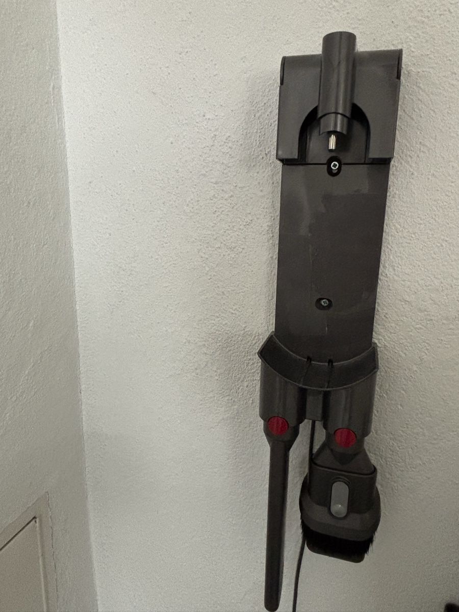 Aspirateurs & Accessoires: Dyson V8 – D'occasion à Thundorf par bibi070 2
