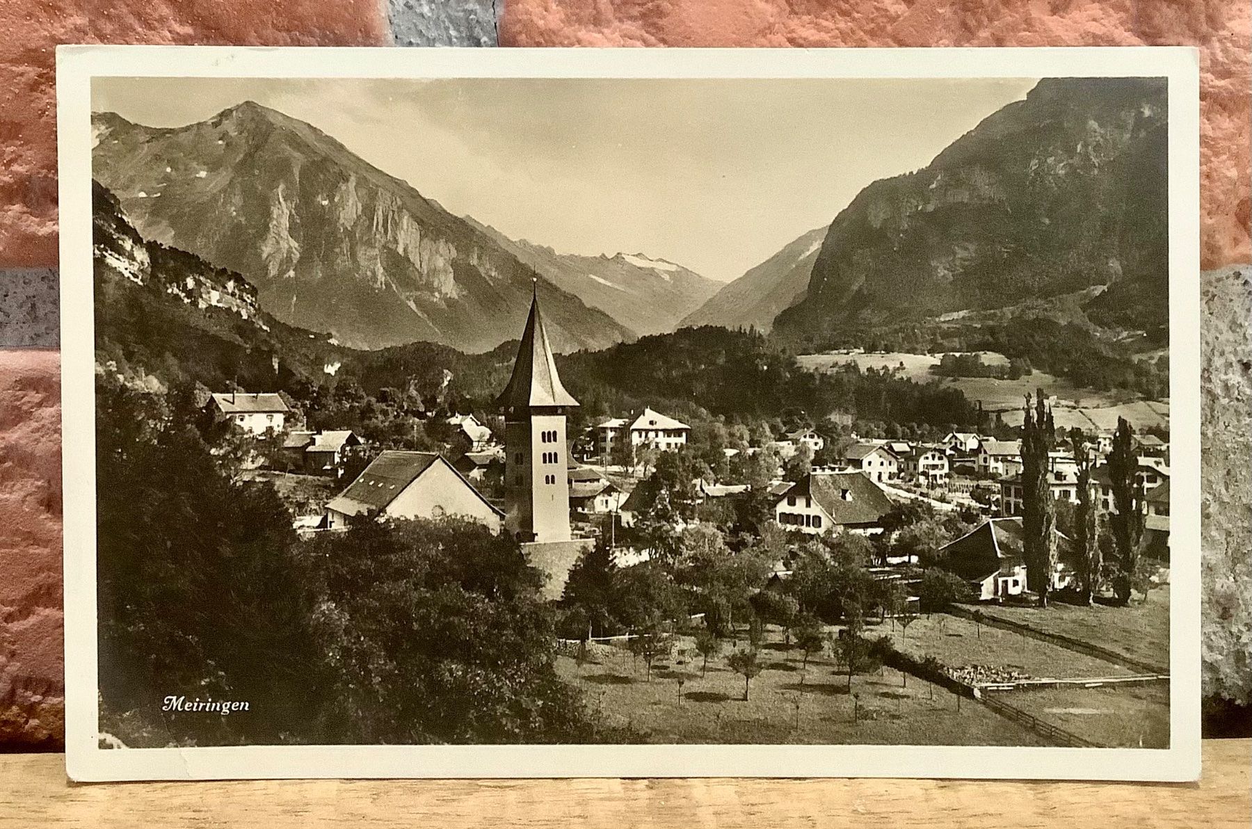 Cartoline postali: MEIRINGEN - Dorfansicht - Berner Oberland – Usato da Root venduto da ENGLAND-TREASURES