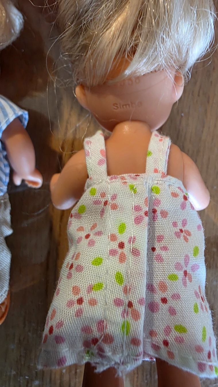 Bambole: zwei kleine Puppen – Usato da Dübendorf venduto da Jolenia 3