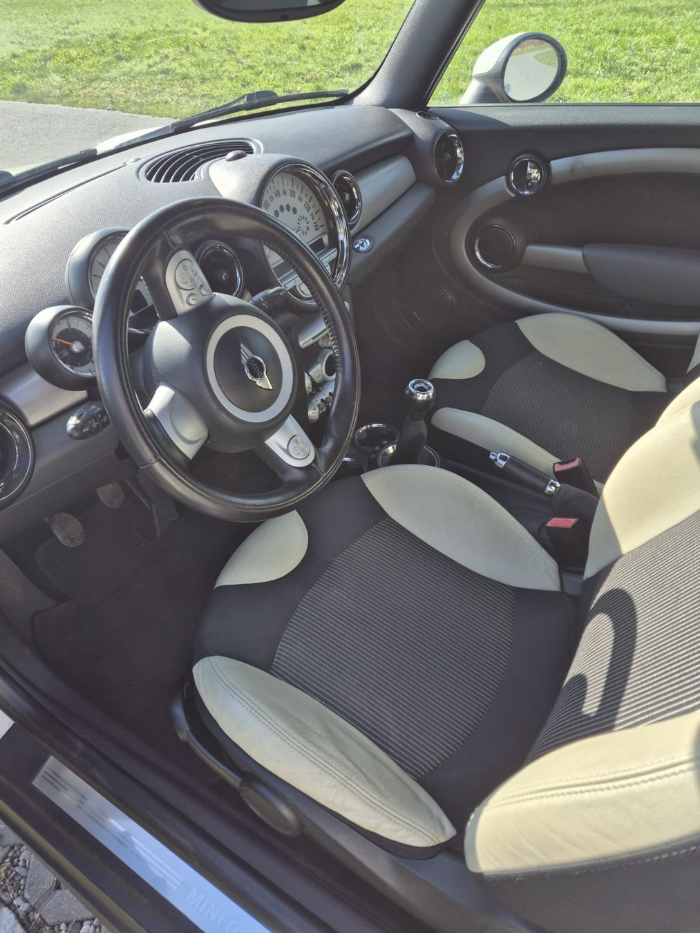 Mini Automobili: MINI Mini Cabrio Cooper – Usato da Altstätten SG venduto da Holzher 4