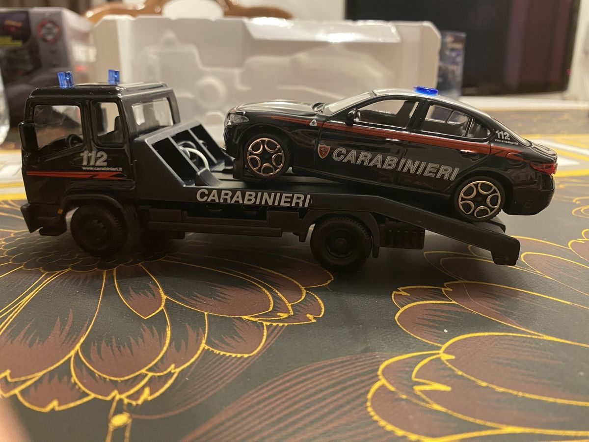 Alfa Romeo Modellini d'auto: Alfa Romeo Carabinieri Autotransporter – Nuovo (secondo la descrizione) da St. Margrethen SG venduto da Alfista_159 3