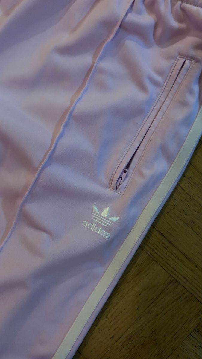 Adidas Hosen: Adidas Trainerhose Rosa - Grösse M – Neu (gemäss Beschreibung) aus Wallisellen von ac.wa