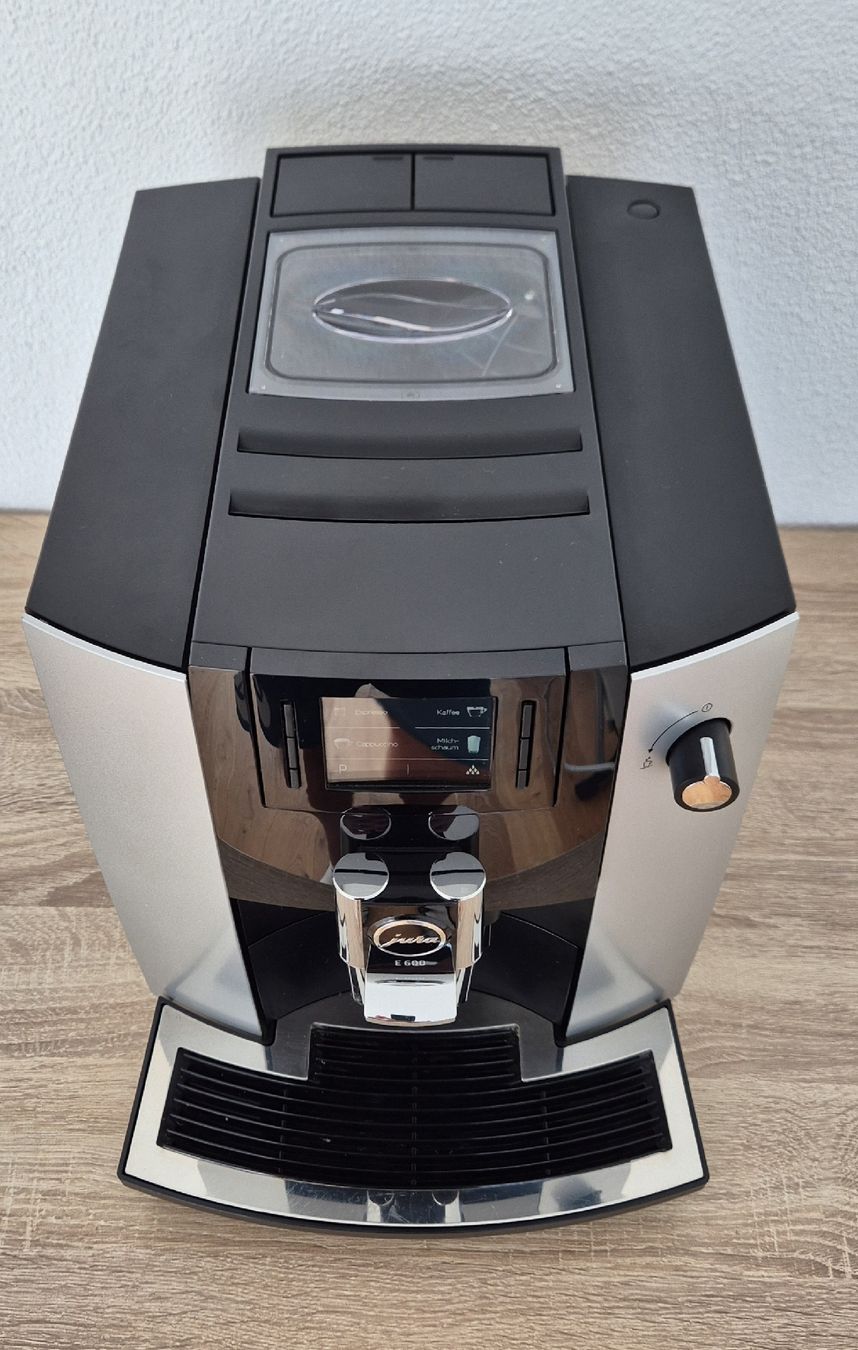 Jura Machines à café & Machines à expresso: Jura Kaffeevollautomat E600 – D'occasion à Sursee par Marcelo.22 1