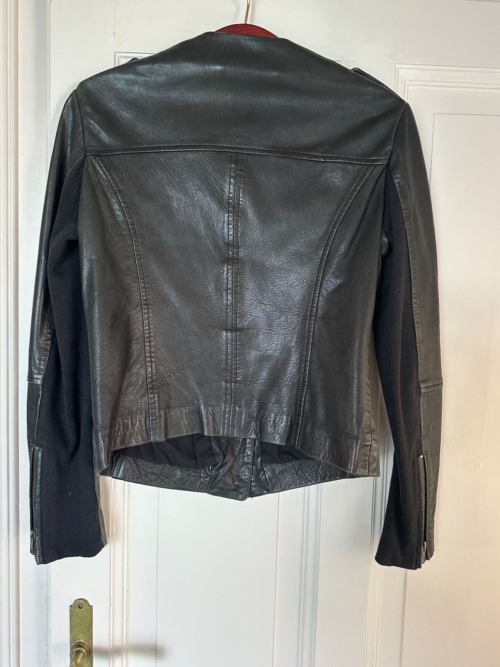 Giacche: Muubaa Lederjacke Schwarz – Usato da Castagnola venduto da petrkars11 1