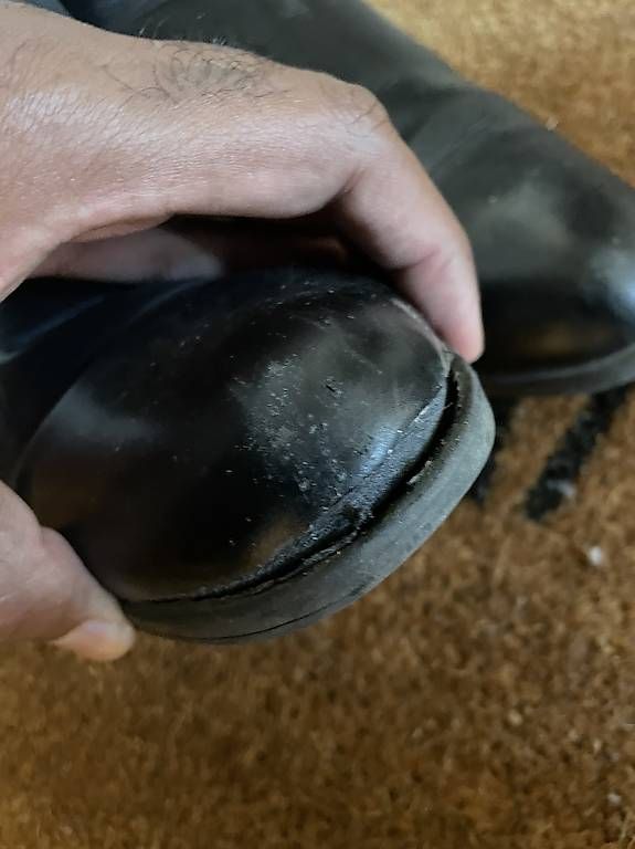 Damenschuhe: Leder Stiefeln - Damen Gr.44 – Gebraucht aus Fällanden von fai_n5tr 1