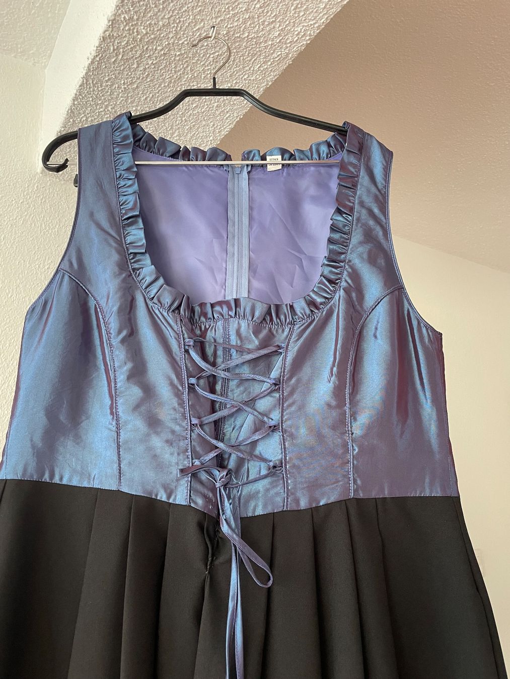 Costumi: Oktoberfest-Dirndl ohne Bluse Gr.46 – Usato da Winterthur venduto da moschtli20 1