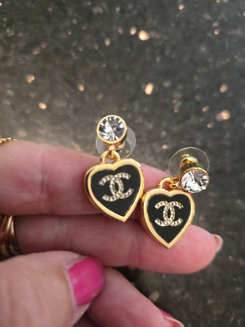Chanel Ohrringe & -stecker: Chanel Ohrstecker mega – Gebraucht aus Bottmingen von sandy_2 1