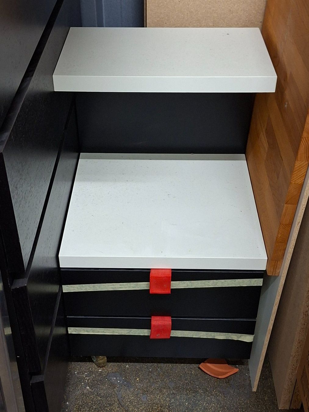 Ikea Nachttische: Nachttisch mit zwei Schubladen – Gebraucht aus Zürich von ladyshana84