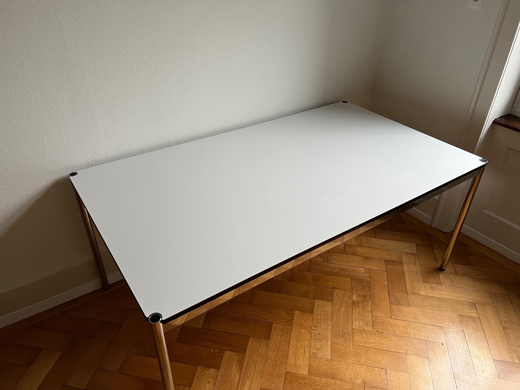 USM Tavoli: USM Haller Table – Usato da Biel/Bienne venduto da mon_7c52 2