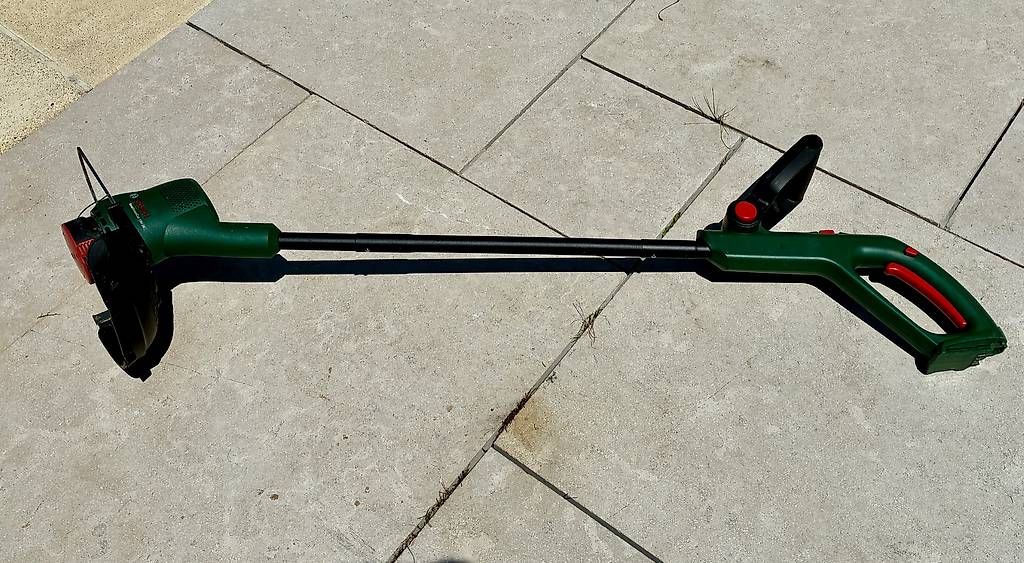 Bosch Tutti gli attrezzi: Ensemble d'outils de jardinage Bosch 18V – Usato da Bouveret venduto da uri_cq5w 3