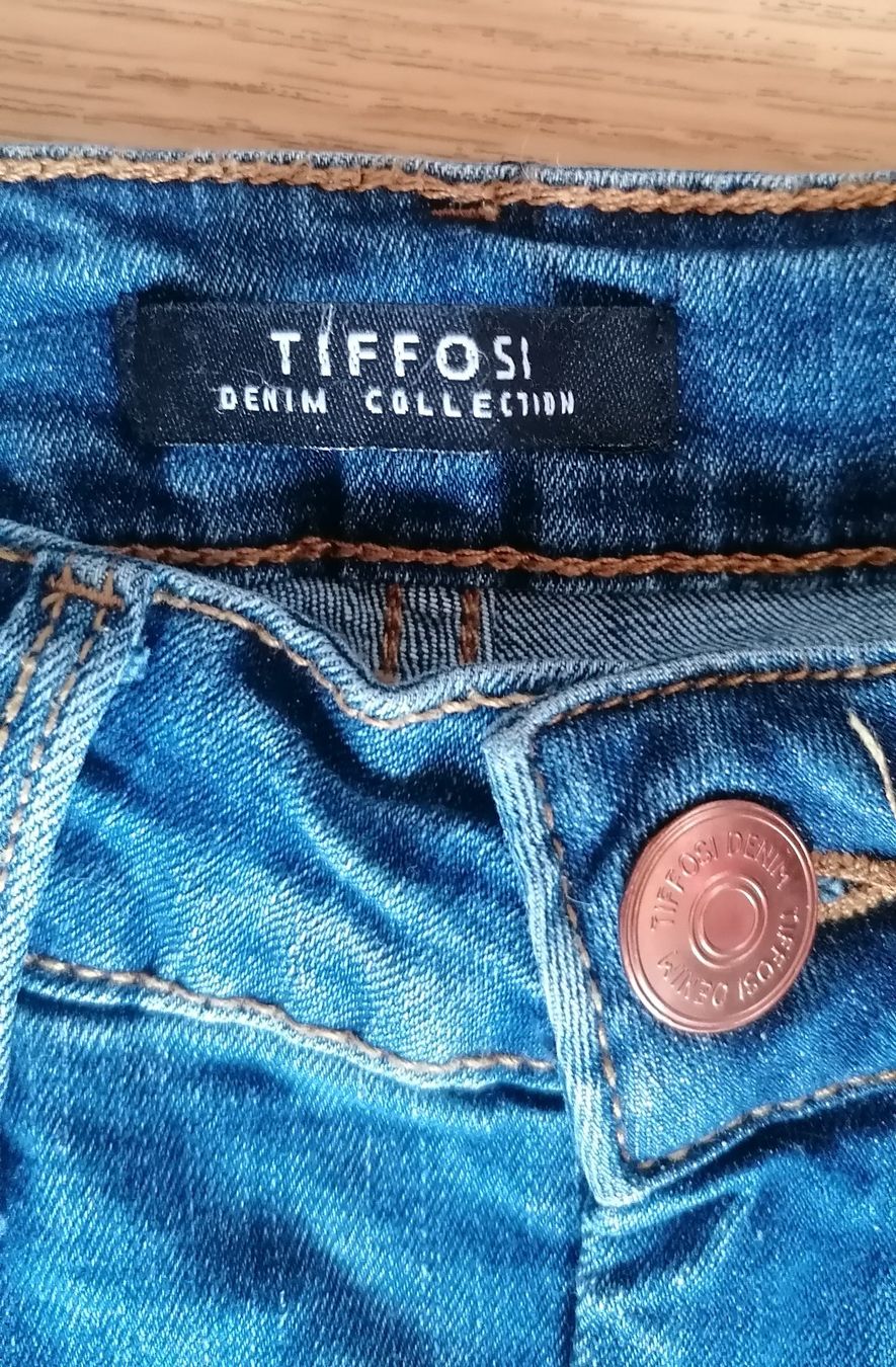 Pantaloni: Short,short en jean – Usato da Montcherand venduto da petiteoune75 2