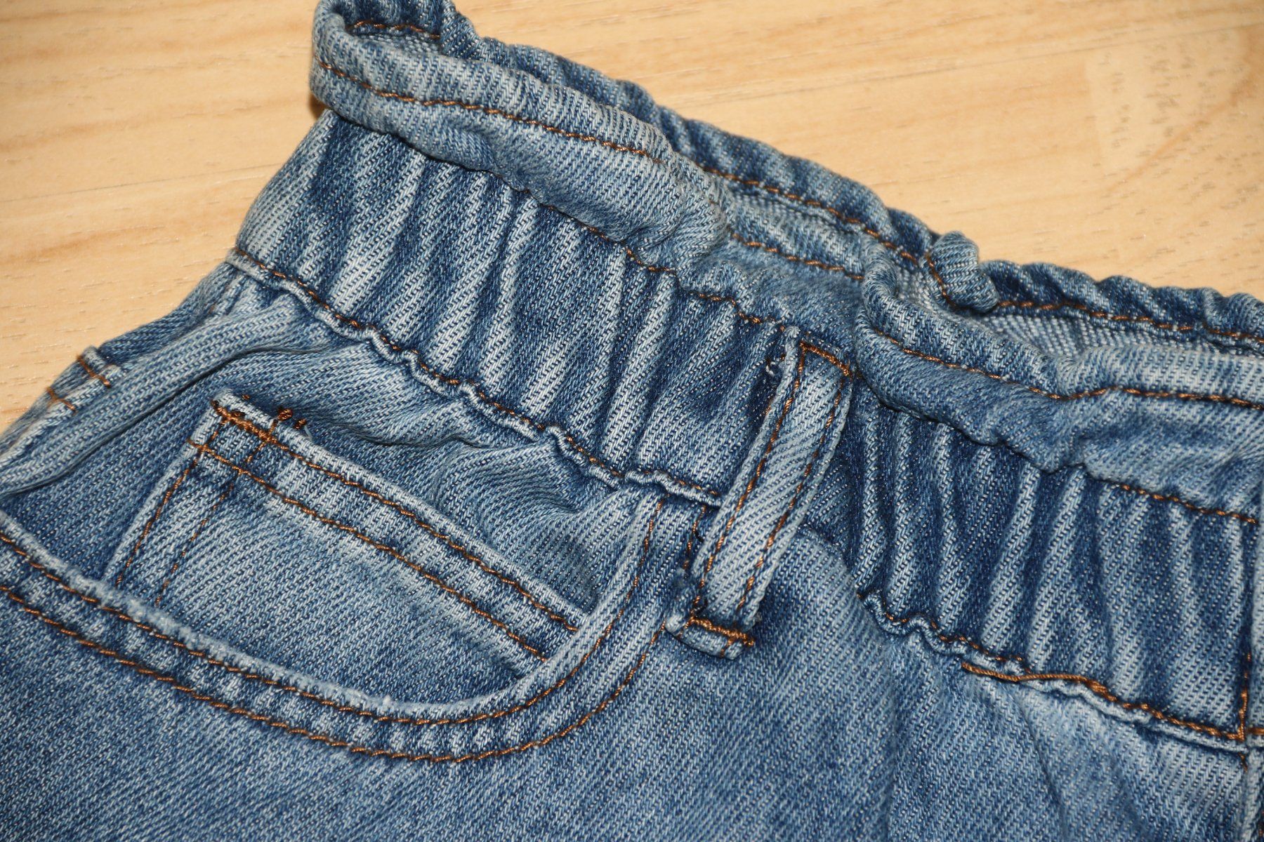 Pantaloni: Mega coole Jeansshorts Gr.36 NEU – Nuovo (secondo la descrizione) da Oberwil-Lieli venduto da Svetlana28 2