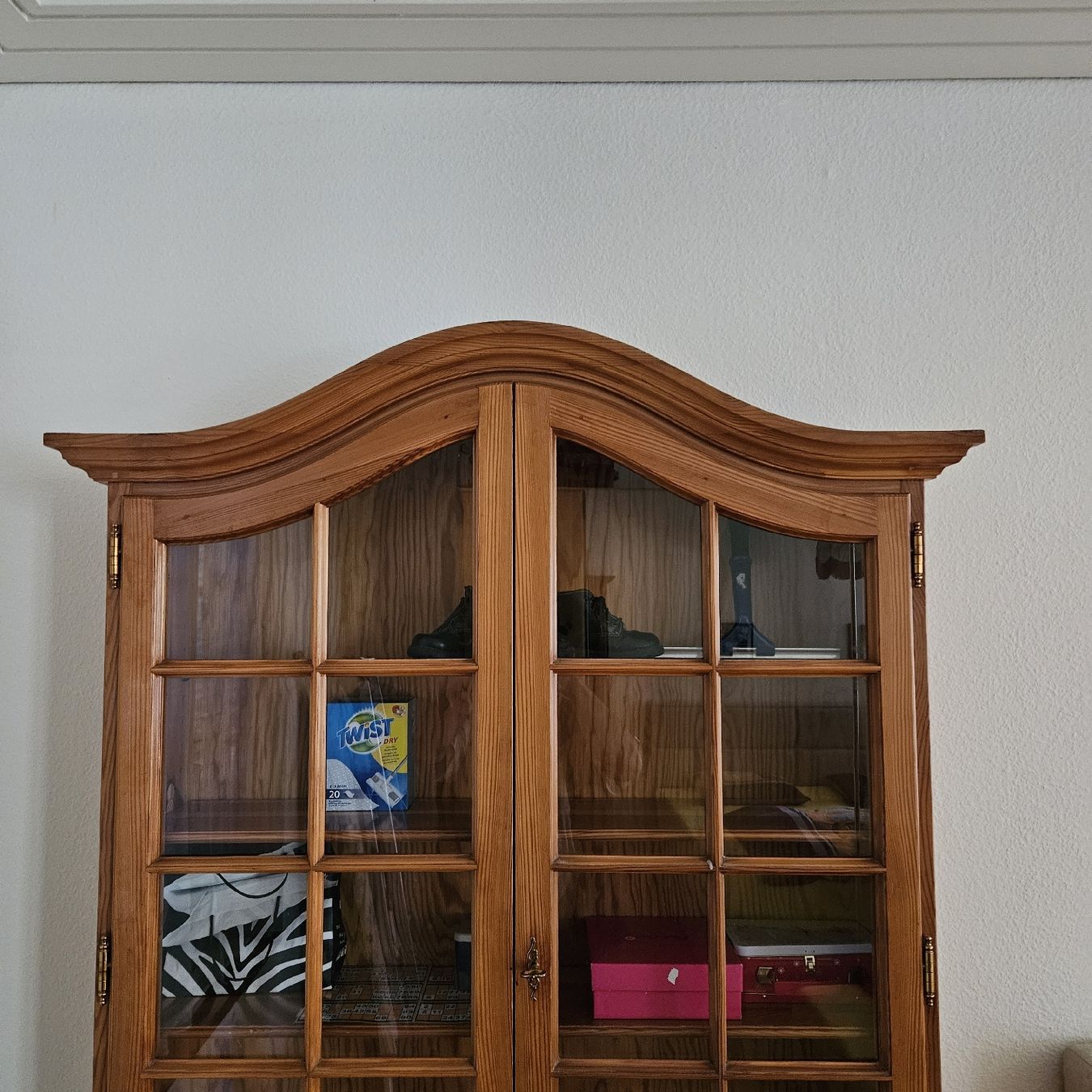 Armadi: Schrank mit Vitrine  – Usato da Thun venduto da Engel114 5