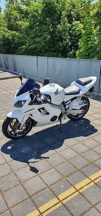 Honda CBR 600 F Sport blanche (Usato) a Lutry per CHF 2900 – solo