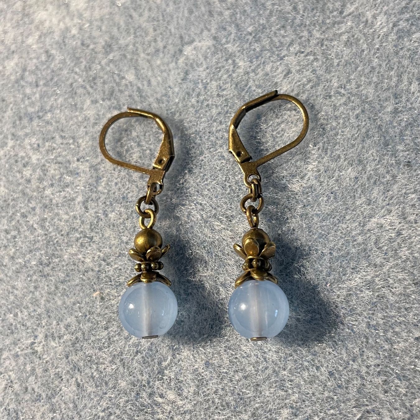 Orecchini pendenti & Orecchini a lobo: NEU: Ohrringe hellblaue Glasperlen Messing Vintage Optik – Nuovo e nell'imballaggio originale da Bellach venduto da Dreamer2501 3