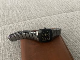 Elegante Unisex ceramic schwarz sehr gutem Zustand.