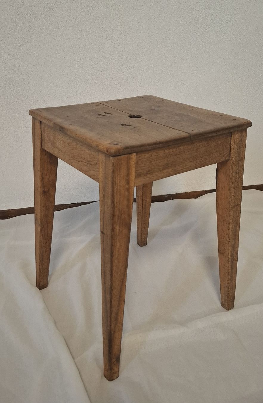 Tabourets: antikes Tabourettli – D'occasion à Bern par siri2002 1