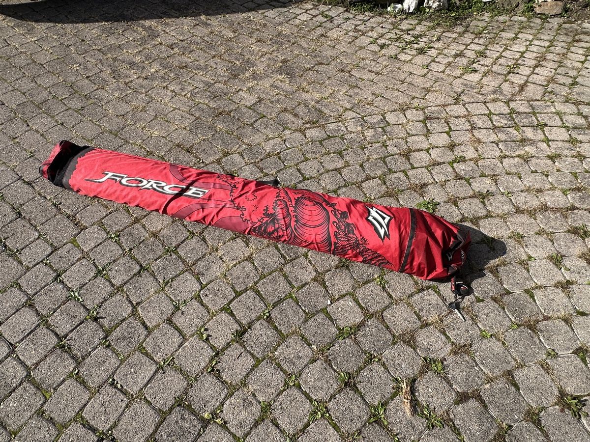 Naish Surf: Windsurfsegel Naish Force 4.7qm – D'occasion à Adligenswil par th.hi 2