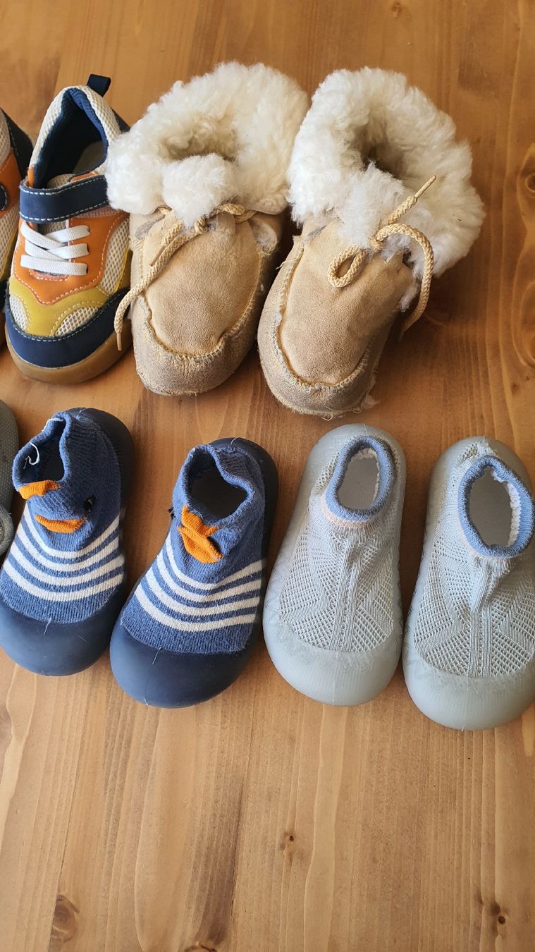 Chaussures garçon: 5 paar Kinderschuhe in Grösse 20 – D'occasion à Flawil par minggeli83 2