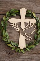 Neue Stanzschablone Kreuz mit Friedenstaube