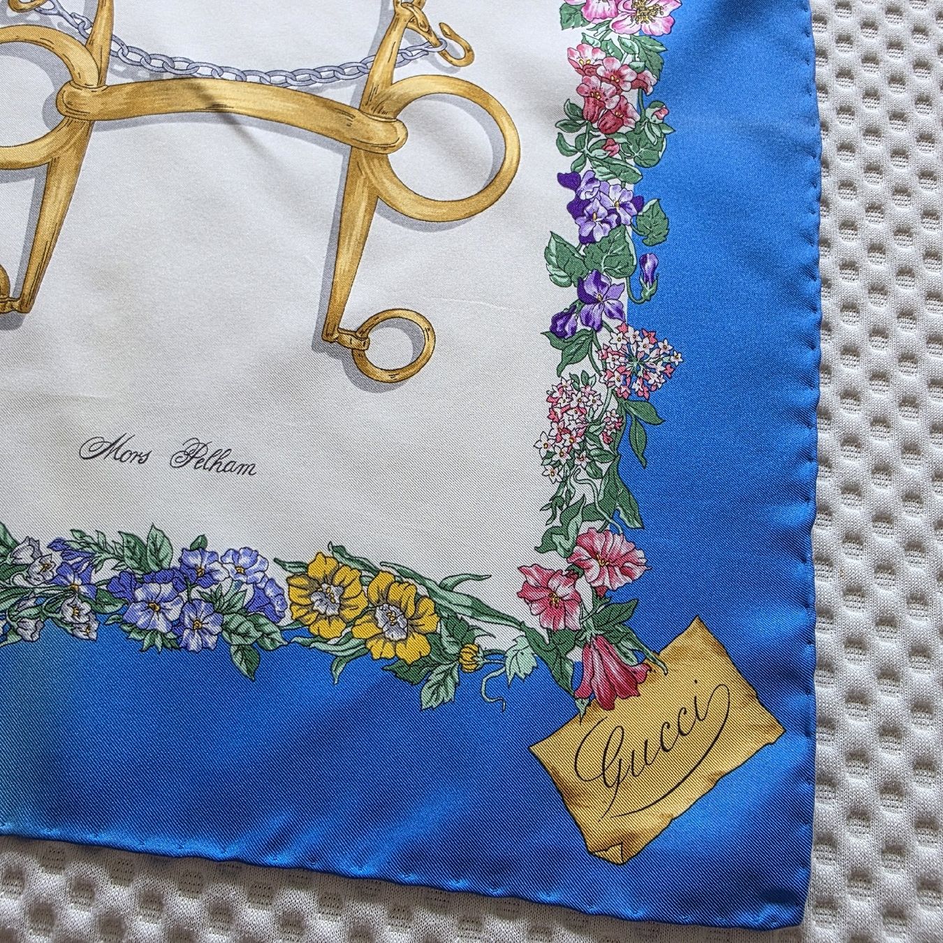Gucci Foulards & écharpes: Gucci Seidentuch 86 × 86 cm – D'occasion à Zürich par LIMAR 1