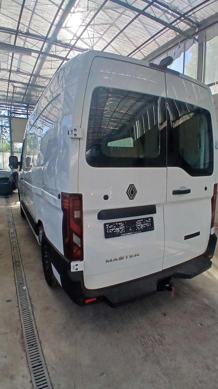 Renault Nutzfahrzeuge: Renault master  – Defekt aus Thörishaus von 8f44 1