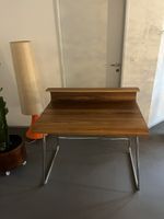 Design-Schreibtisch mit Chromgestell