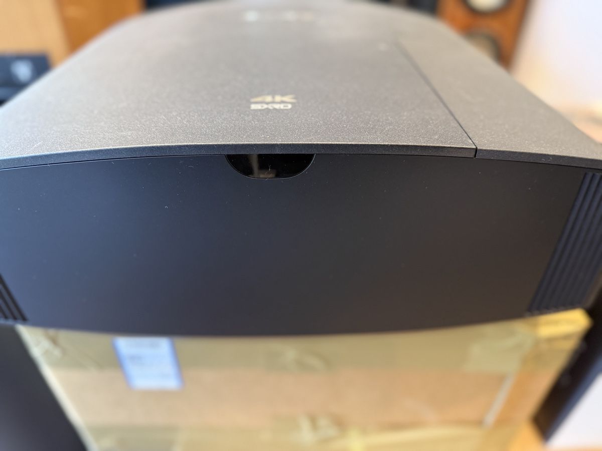 Sony Proiettori: Sony Beamer VPL VW 300ES – Usato da dietlikon venduto da avspalinger 3