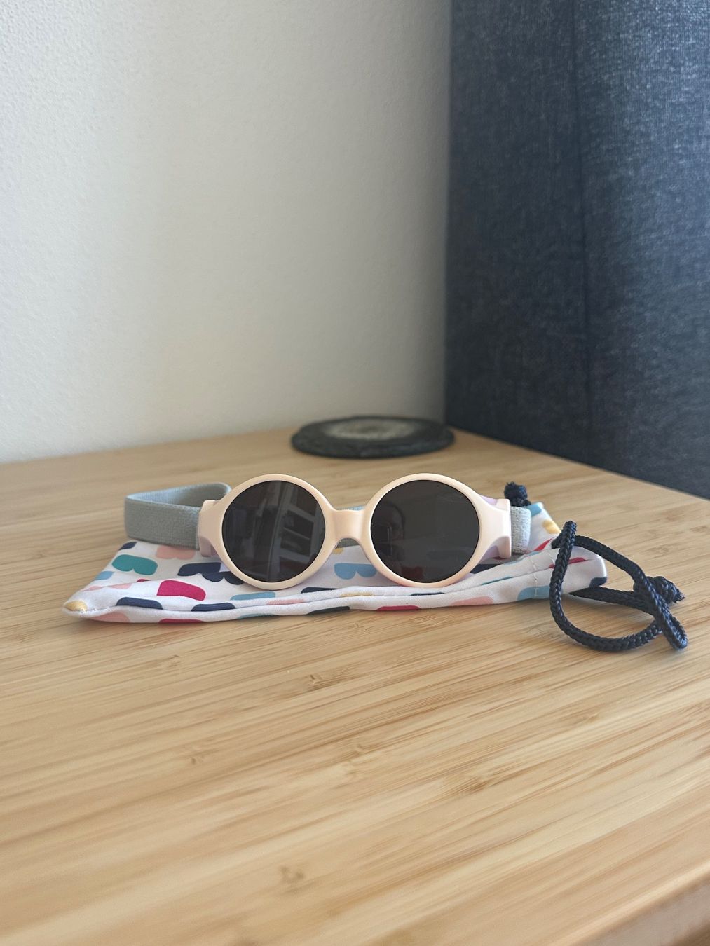 Béaba Occhiali & Lenti: Beaba Sonnenbrille mit Gummiband 0-9 Monate – Nuovo (secondo la descrizione) da Baden venduto da AkvileP